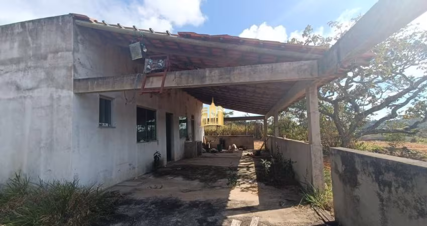 Casa com 2 Suítes e 3.500m², Excelente Localização