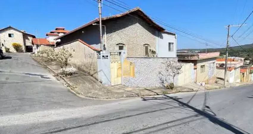 Casa 4 quartos centro esmeraldas ? 2 ruas, habite-se, r$ 430 mil