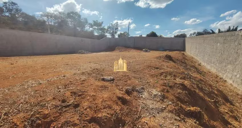Aluguel terreno rural 1200m² condomínio pedra verde esmeraldas ? poço artesiano, energia ? r$ 2.000,00/mês