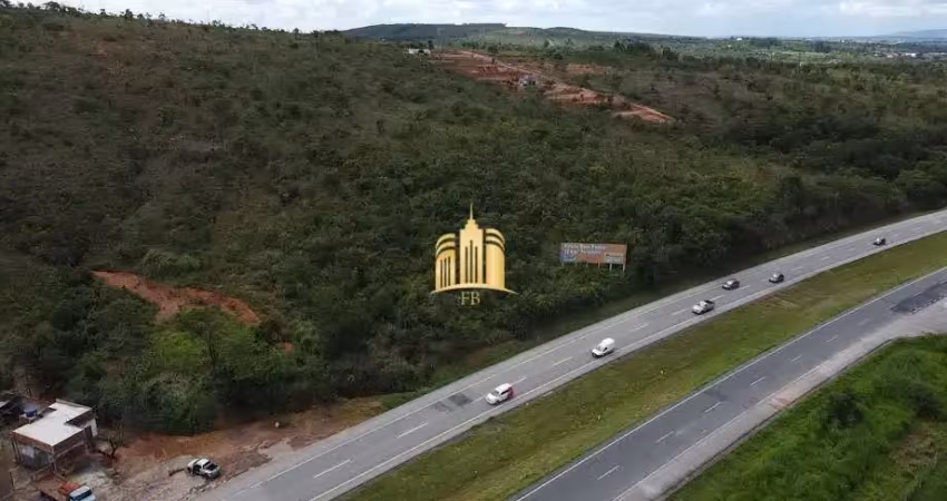 Oportunidade de investimento: terreno de 21.000m² no centro de caetanópolis-mg às margens da br-040, topografia excelente. aproveite!