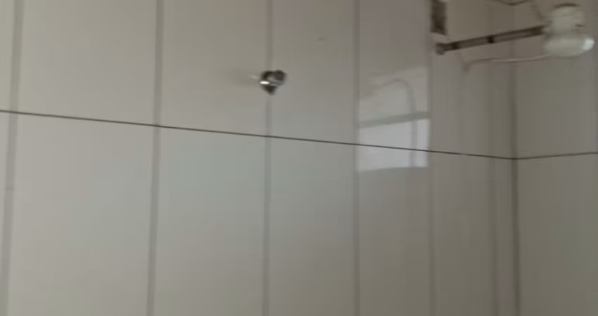 Casa em lote de 360m², localizada no bairro Guarani.