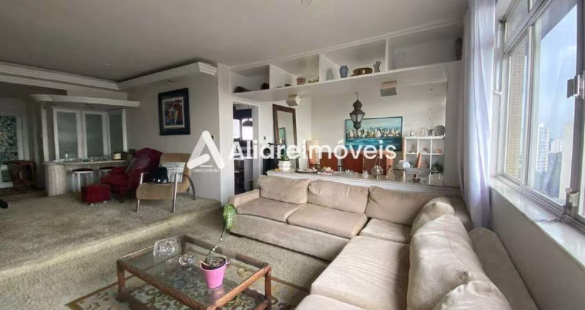 Apartamento c/ 4 quartos, 1 suíte e 5 vagas, 200m², à venda no Condomínio Edifício Tulipas, no bairro Mooca, por 1.150.000,00