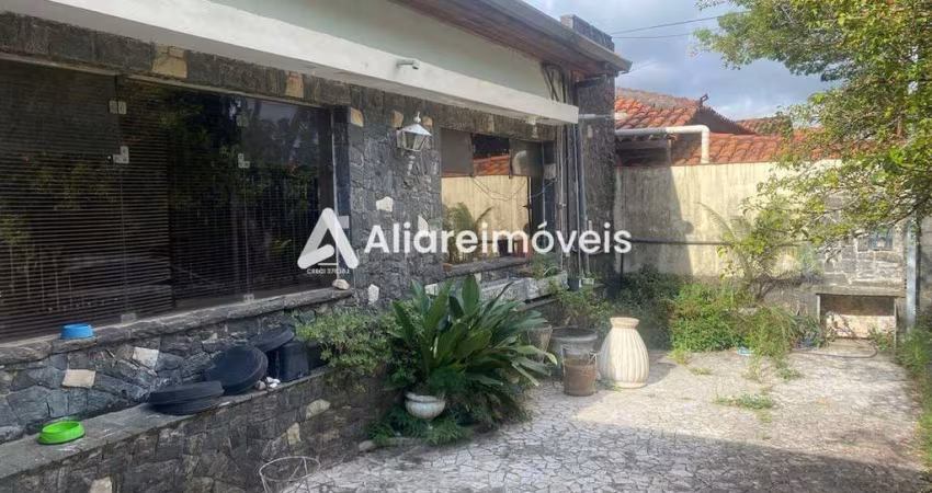 Casa c/ 3 quartos, 1 suíte e 4 vagas, 189m², à venda no , no bairro Instituto de Previdência, por 1.272.000,00