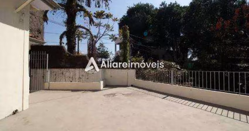 Casa c/ 5 quartos e 2 vagas, 356m², à venda no bairro Tatuapé, por 2.700.000,00