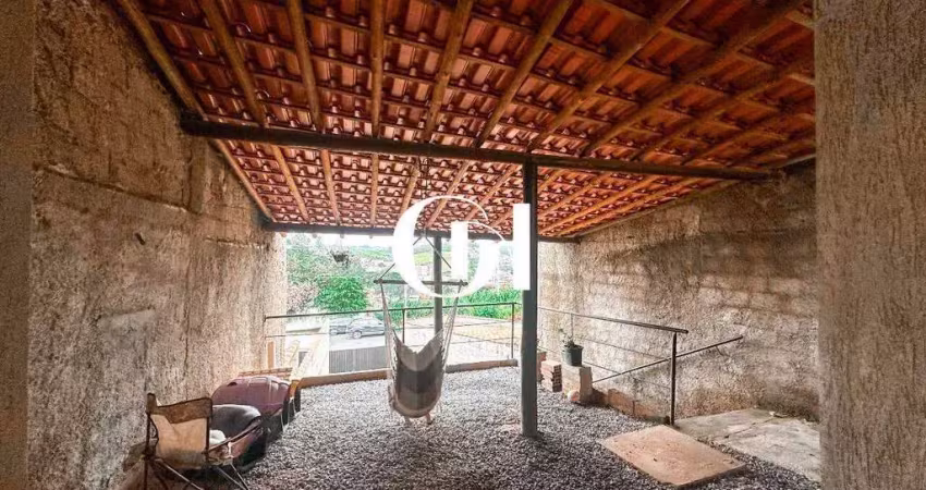 Casa de 2 quartos com Varanda e Vista otima vista livre.