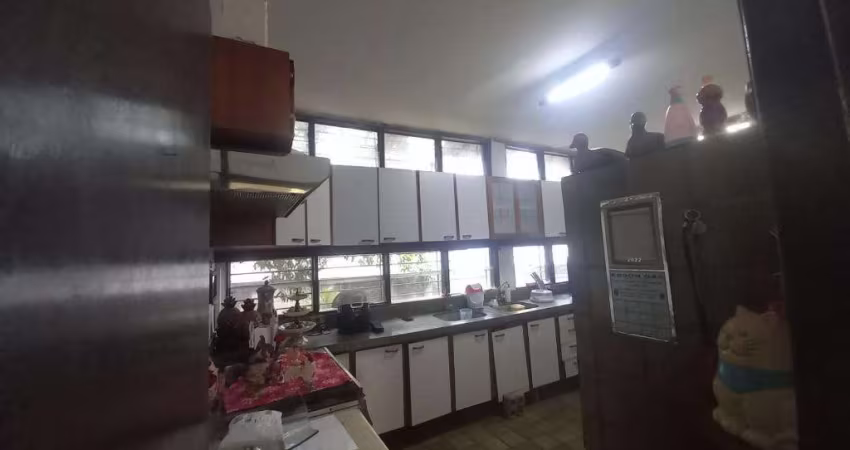 VENDO EXCELENTE CASA BAIRRO CAMPO GRANDE