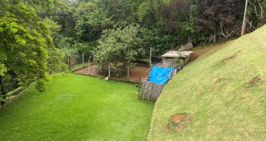 VENDO LINDA CHÁCARA NO VILLAGIO FAZENDÃO CASA 04 DORMS/SUITE FREITAS SJCAMPOS-SP