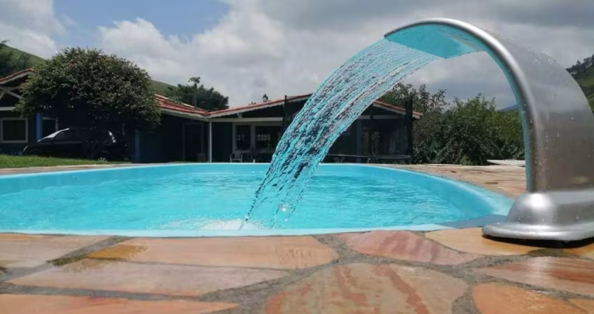 VENDE-SE LINDA CHACARA EM MONTEIRO LOBATO EM SÃO BENEDITO COM 02 DORMITÓRIOS