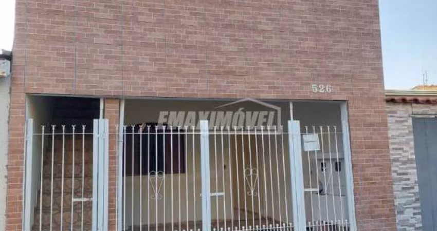 Casa no piso superior com entrada individual para locação