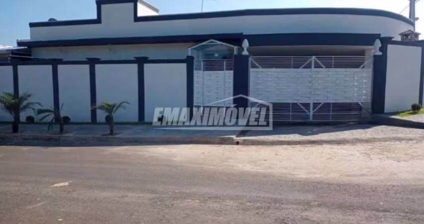 Casa em Bairros em Salto de Pirapora