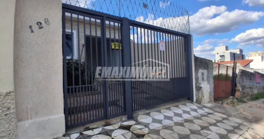 Casa com 4 salas e 2 vagas - Vila Leão
