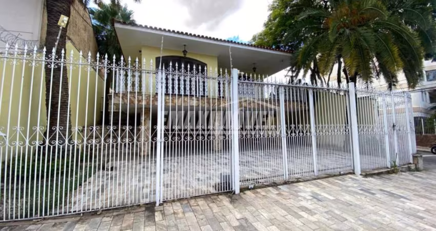 Casa comercial com 3 Quartos sendo 1 suíte e 3 salas - Vila Trujillo