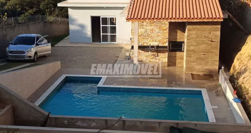 Chácara com 3 quartos e espaço gourmet com piscina em iperó/sp!