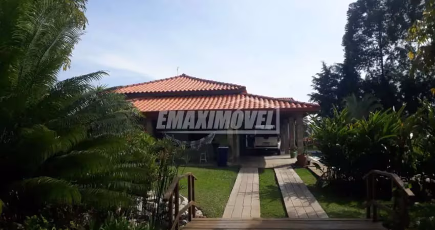 Chácara á venda com 5 quartos sendo 1 suíte no condomínio village da serra em araçoiaba da serra-sp