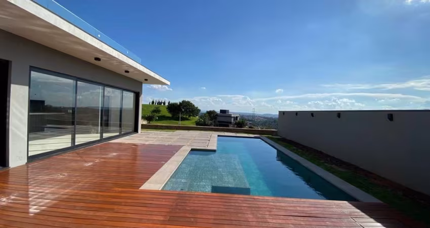Casa de Luxo em Condomínio: 4 suítes, 3 salas e 375m² em Vinhedo-SP, Condomínio Campo de Toscana. Ideal para compra ou aluguel!