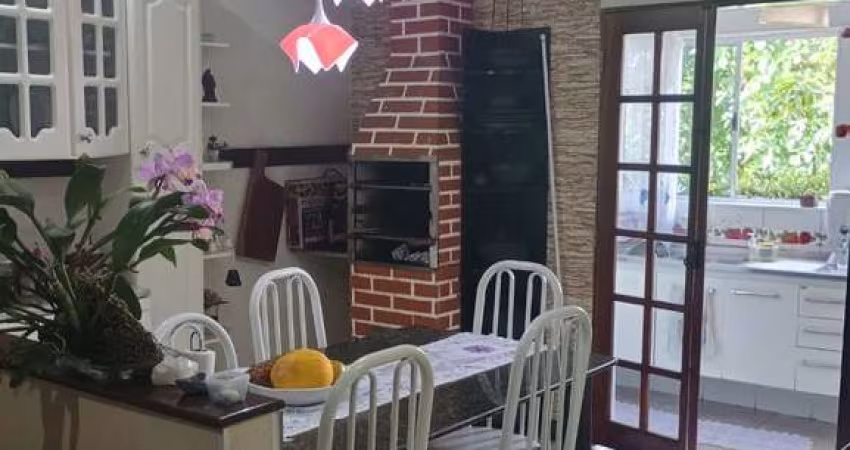 Casa à venda em Vinhedo-SP, bairro Capela: 4 quartos, 1 suíte, 3 banheiros, 2 vagas, 140,85 m². Venha conferir!