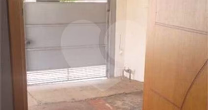 Casa com 4 quartos à venda em Vila Carvalho - SP