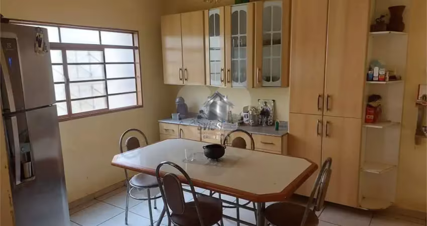Casa com 3 quartos à venda na Edson Rodrigues Pitta, Vila Rocha, Bauru
