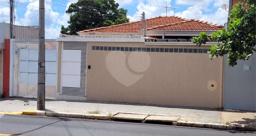 Casa com 3 quartos para locação em Vila Souto - SP