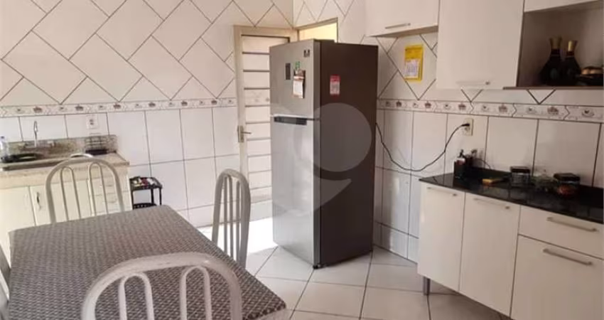 Casa com 4 quartos à venda em Núcleo Habitacional Mary Dota - SP