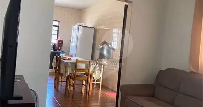 Casa com 3 quartos à venda na Professor Ayrton Busch, Parque Jaraguá, Bauru