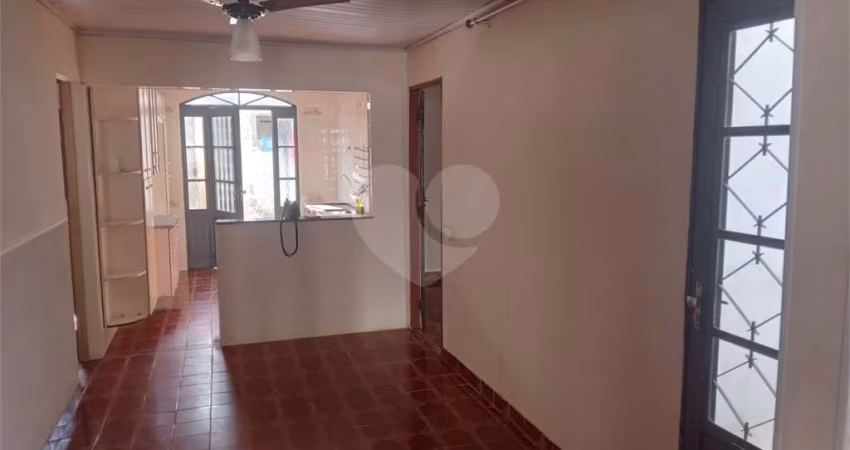 Casa com 3 quartos à venda em Núcleo Habitacional Mary Dota - SP