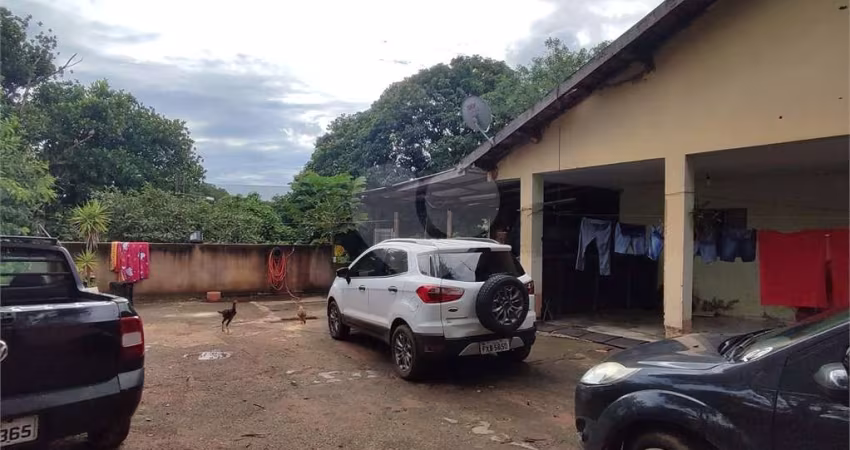 Chácara com 4 quartos à venda em Jardim Ivone - SP
