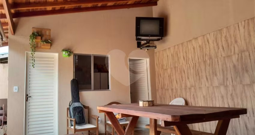 Casa com 2 quartos à venda em Núcleo Habitacional Mary Dota - SP