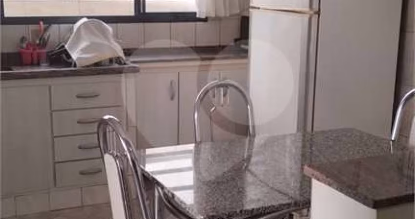 Casa com 4 quartos à venda em Vila Coralina - SP