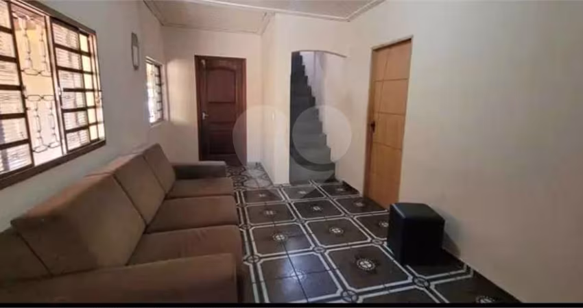 Casa com 3 quartos à venda em Vila Souto - SP