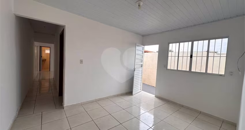 Casa com 2 quartos para locação em Parque Santa Edwiges - SP