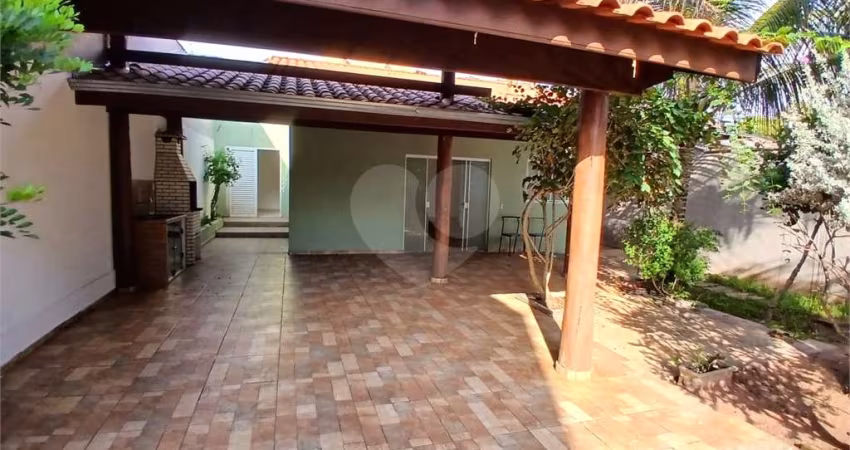 Casa com 2 quartos para locação em Jardim Colonial - SP