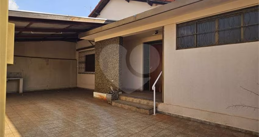 Casa com 3 quartos à venda em Vila Cardia - SP