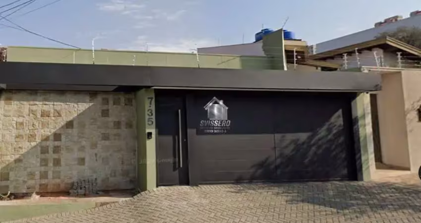 Casa linda com excelente localização jardim america