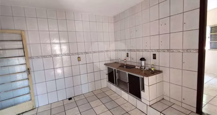 Casa com 3 quartos à venda na Avenida Jurandyr Bueno, Parque União, Bauru