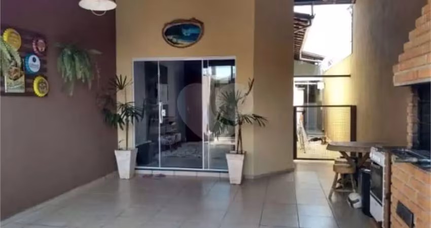 Casa com 3 quartos à venda na Rua Cícero Bispo de Souza, Jardim Olímpico, Bauru