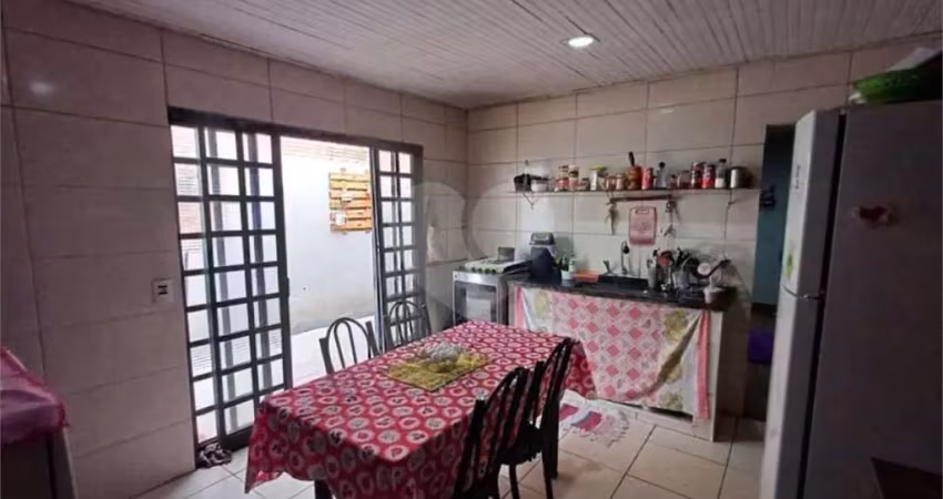 Casa com 3 quartos à venda na Rua Professor Antônio Guedes de Azevedo, Vila Industrial, Bauru