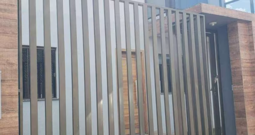 Sobrado com 3 dormitórios à venda, 126 m² por R$ 660.000,00 - Pioneiros Catarinenses - Cascavel/PR
