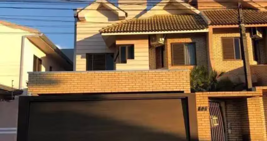 Sobrado com 3 dormitórios à venda, 135 m² por R$ 760.000,00 - Recanto Tropical - Cascavel/PR