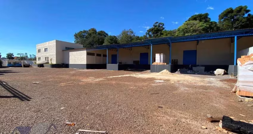 Barracão para alugar com  1500 m2 localizado na br 369 saída para corbélia- antigo  frios cataratas - barracao com docas , área de manobra