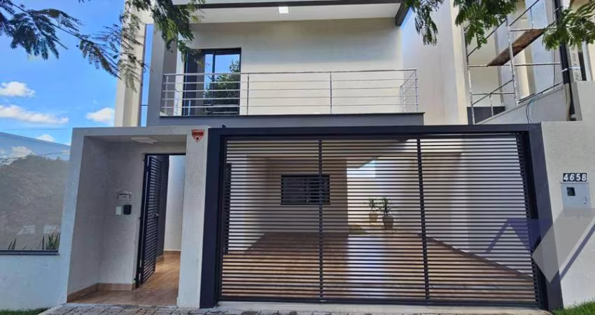 Sobrado com 3 dormitórios à venda, 118 m² por R$ 800.000,00 - Claudete - Cascavel/PR
