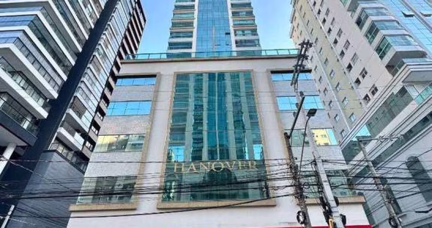 Apartamento com 3 dormitórios à venda por R$ 2.198.800,00 - Meia Praia - Itapema/SC