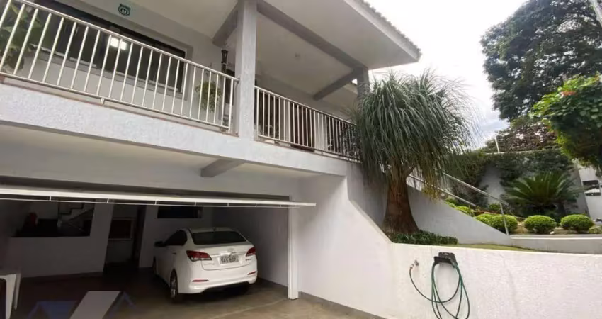 Casa com 4 dormitórios para alugar, 224 m² por R$ 7.000,00/mês - Maria Luiza - Cascavel/PR