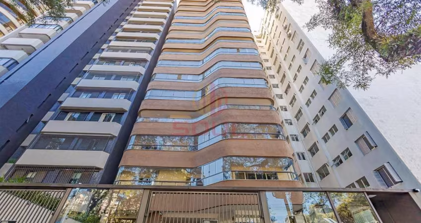 Amplo apartamento de 202m² em frente ao Clube Curitibano – 3 dormitórios com opção para 4