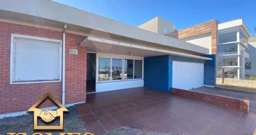 CASA COM DOIS TERRENOS NA BEIRA MAR E CENTRO DE TRAMANDAÍ