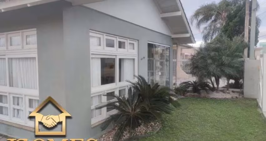 EXCELENTE CASA COM PISCINA NO CENTRO DE TRAMANDAÍ