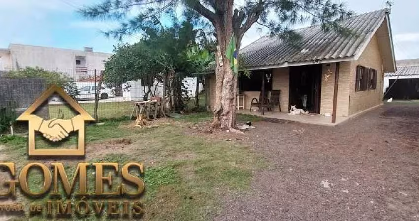 Casa próxima a Praça dos Golfinhos na Barra