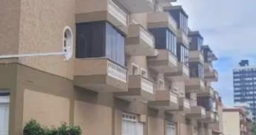 Belíssimo apartamento de cobertura duplex próximo ao mar