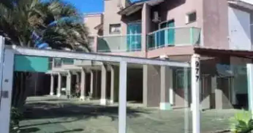 Excelente duplex em condomínio fechado no centro de tramandaí