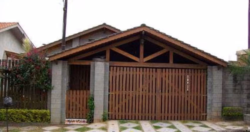 Sobrado de 320m² com 4 quartos em Jardim Guapíra